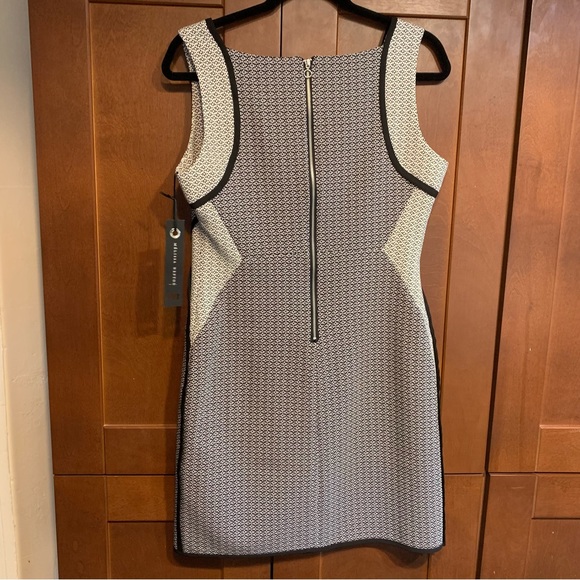 SALE!! Back zip Alix dress Montreal designer NWT.     7 - Picture 12 of 17